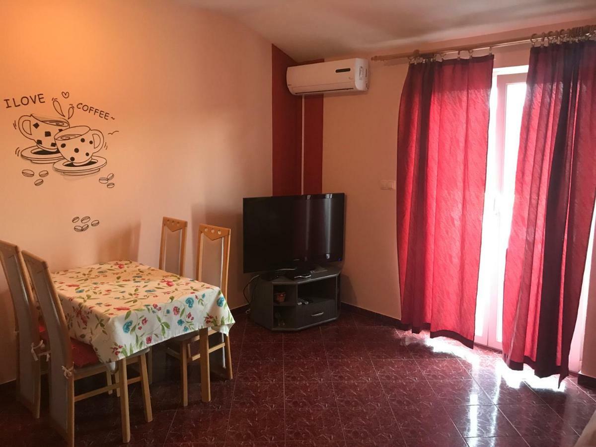 Apartmani Paulina Lopar Eksteriør bilde